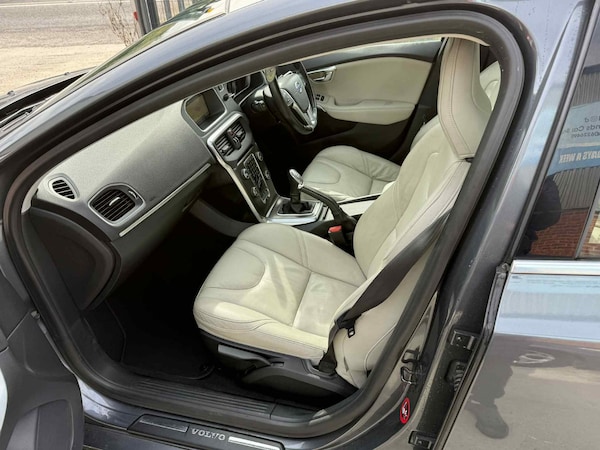 Used Volvo V40 2013 for sale - 76177691: Photo 11