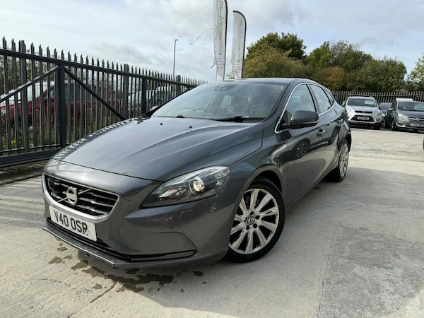 Used Volvo V40 2013 for sale - 76177691: Photo 2