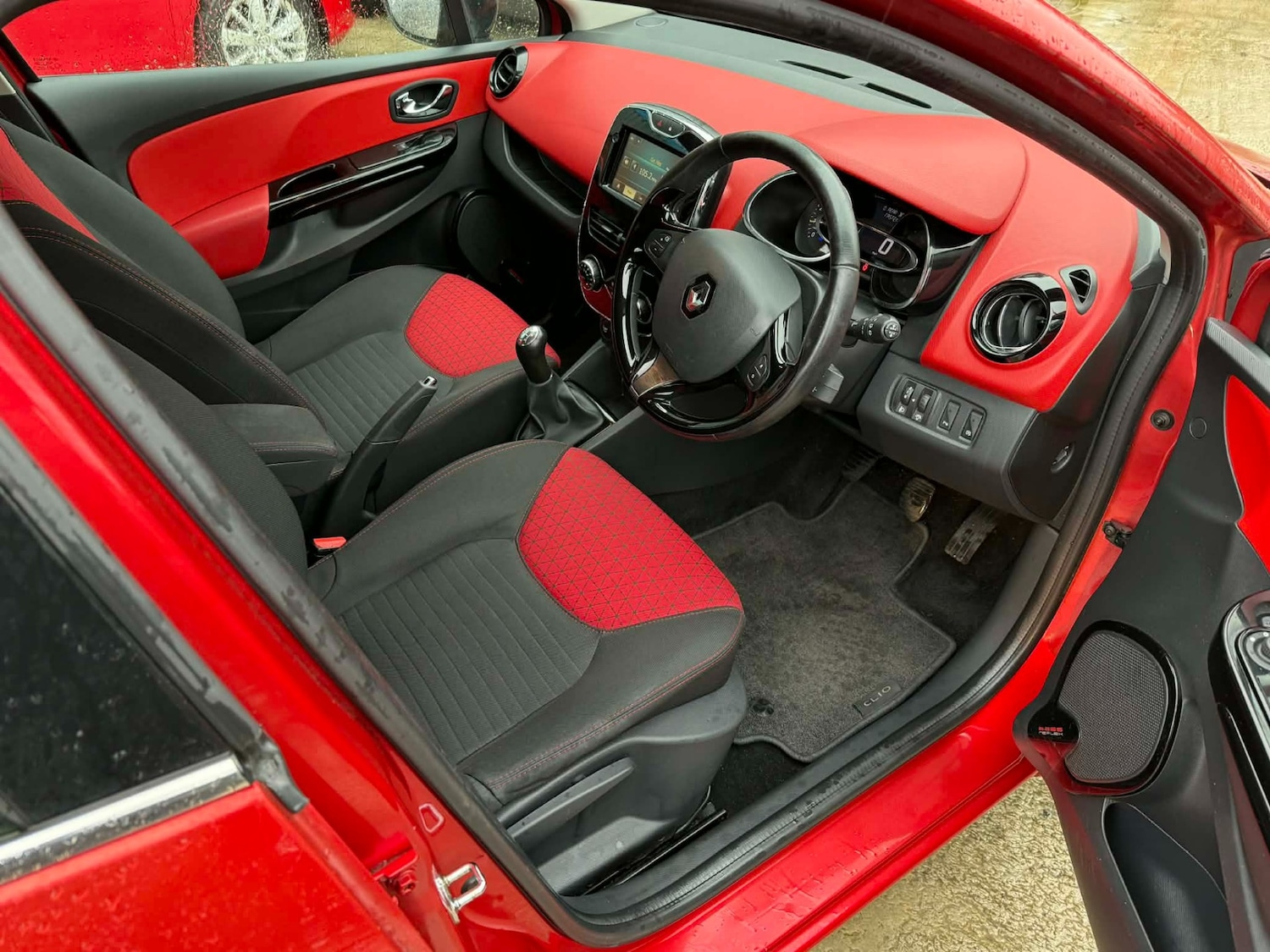 Used Renault Clio 2014 for sale - 76853884: Photo 14