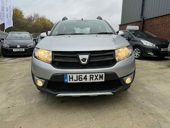 Used Dacia Sandero Stepway 2014 for sale - 76526143: Photo