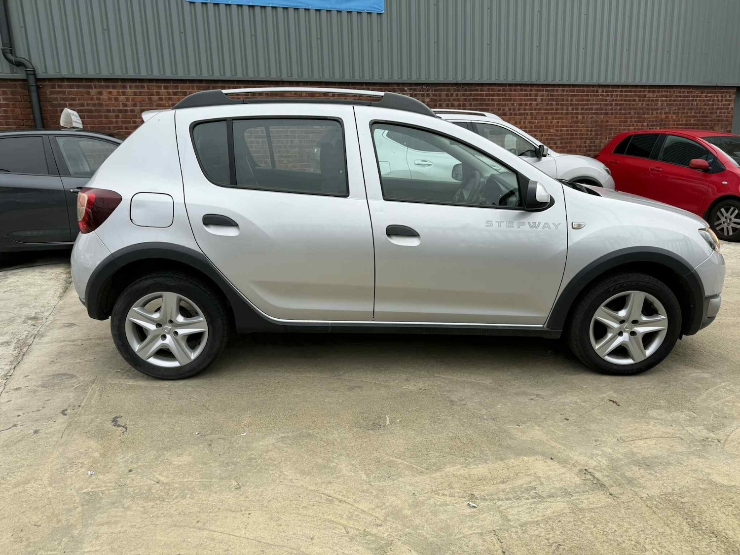 Used Dacia Sandero Stepway 2014 for sale - 76526143: Photo 5