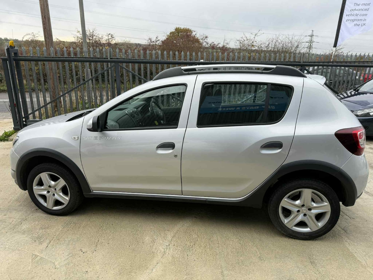 Used Dacia Sandero Stepway 2014 for sale - 76526143: Photo 9