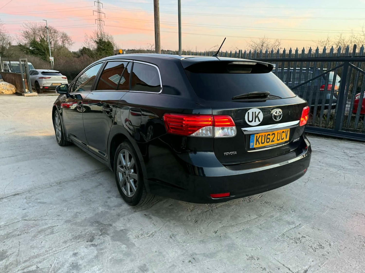 Used Toyota Avensis 2012 for sale - 77661996: Photo 8