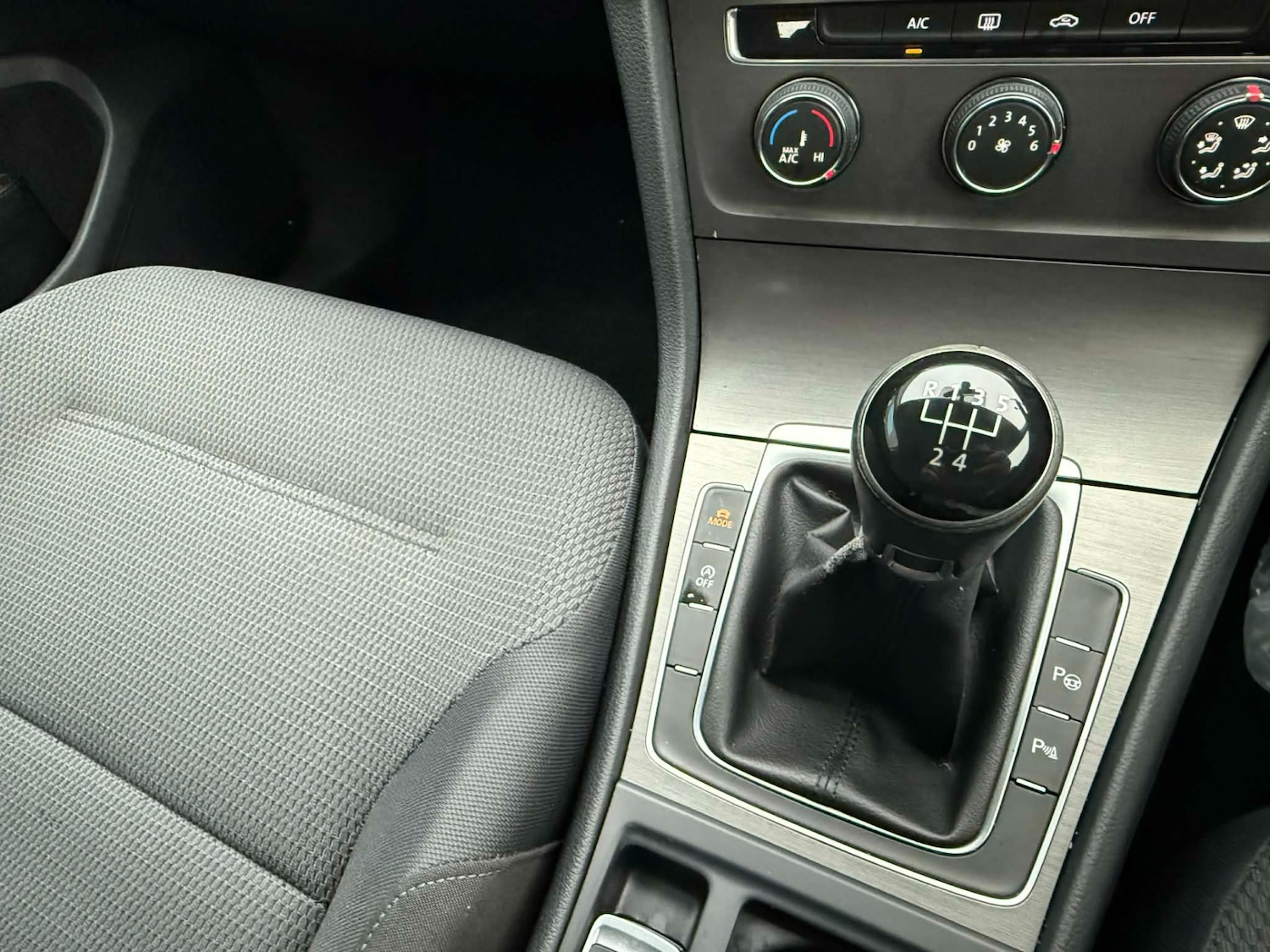 Used Volkswagen Golf 2012 for sale - 77394824: Photo 19