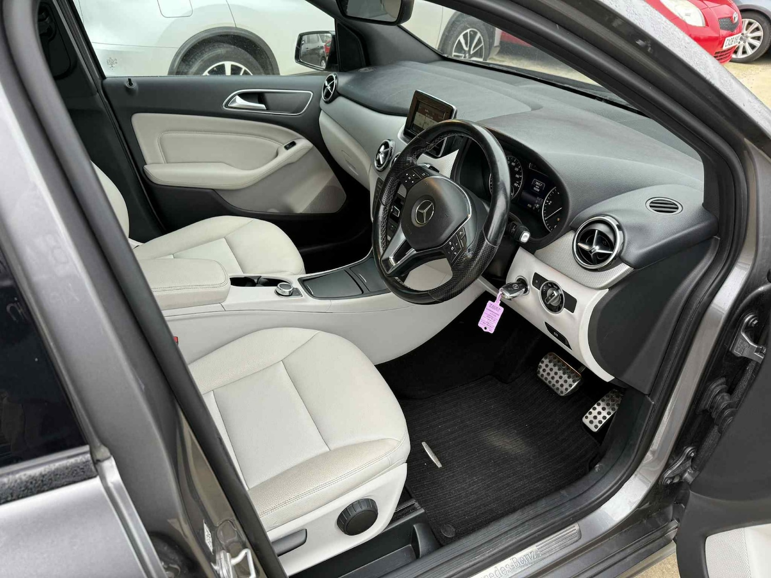Used Mercedes-Benz B Class 2014 for sale - 76519655: Photo 15
