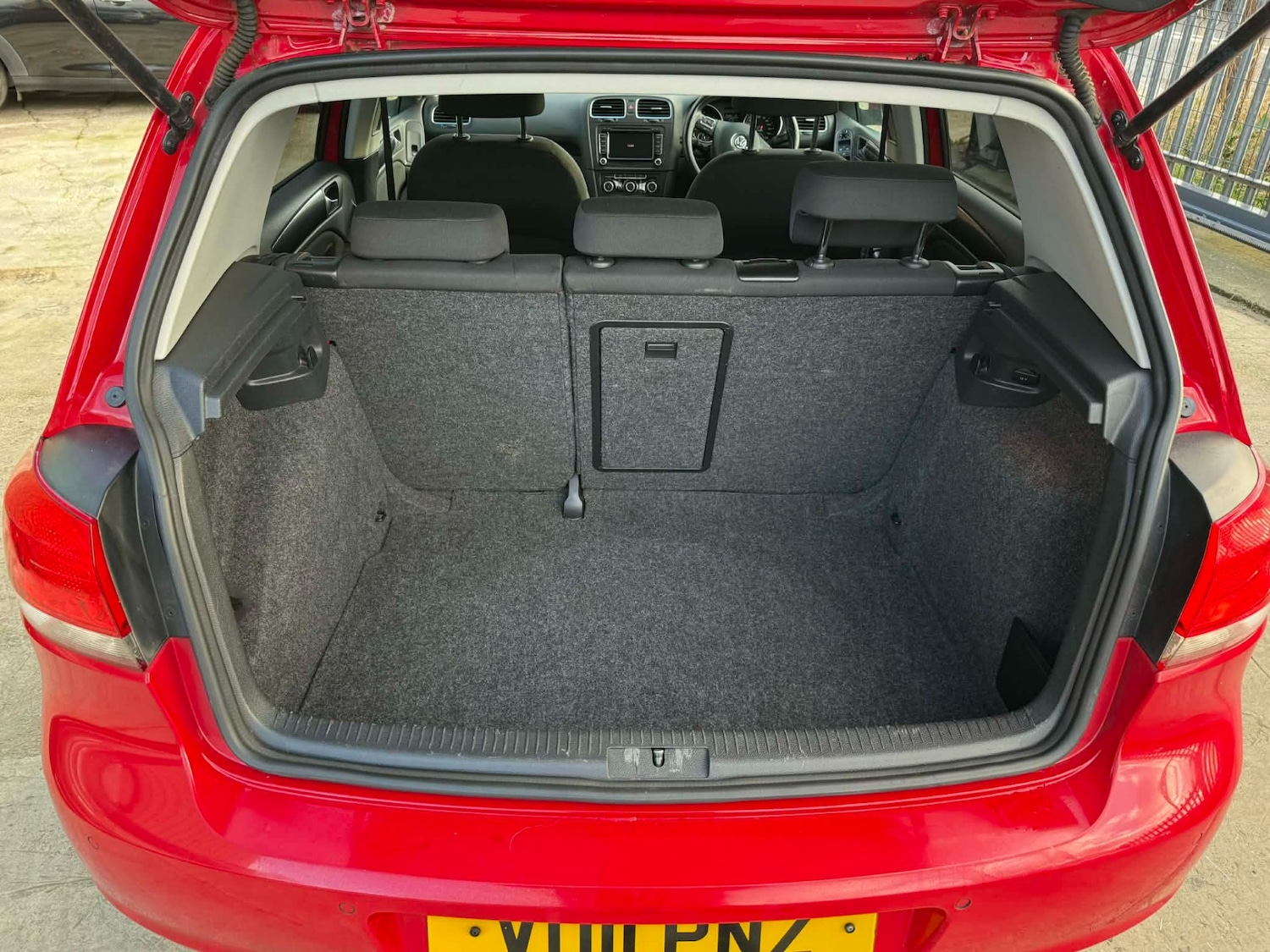 Used Volkswagen Golf 2011 for sale - 76757931: Photo 12