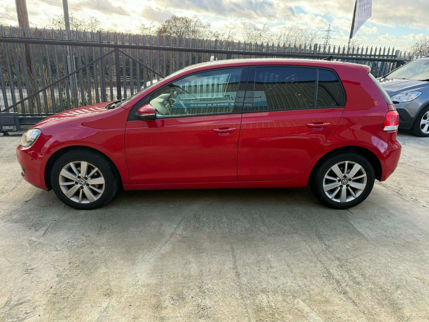 Used Volkswagen Golf 2011 for sale - 76757931: Photo 9