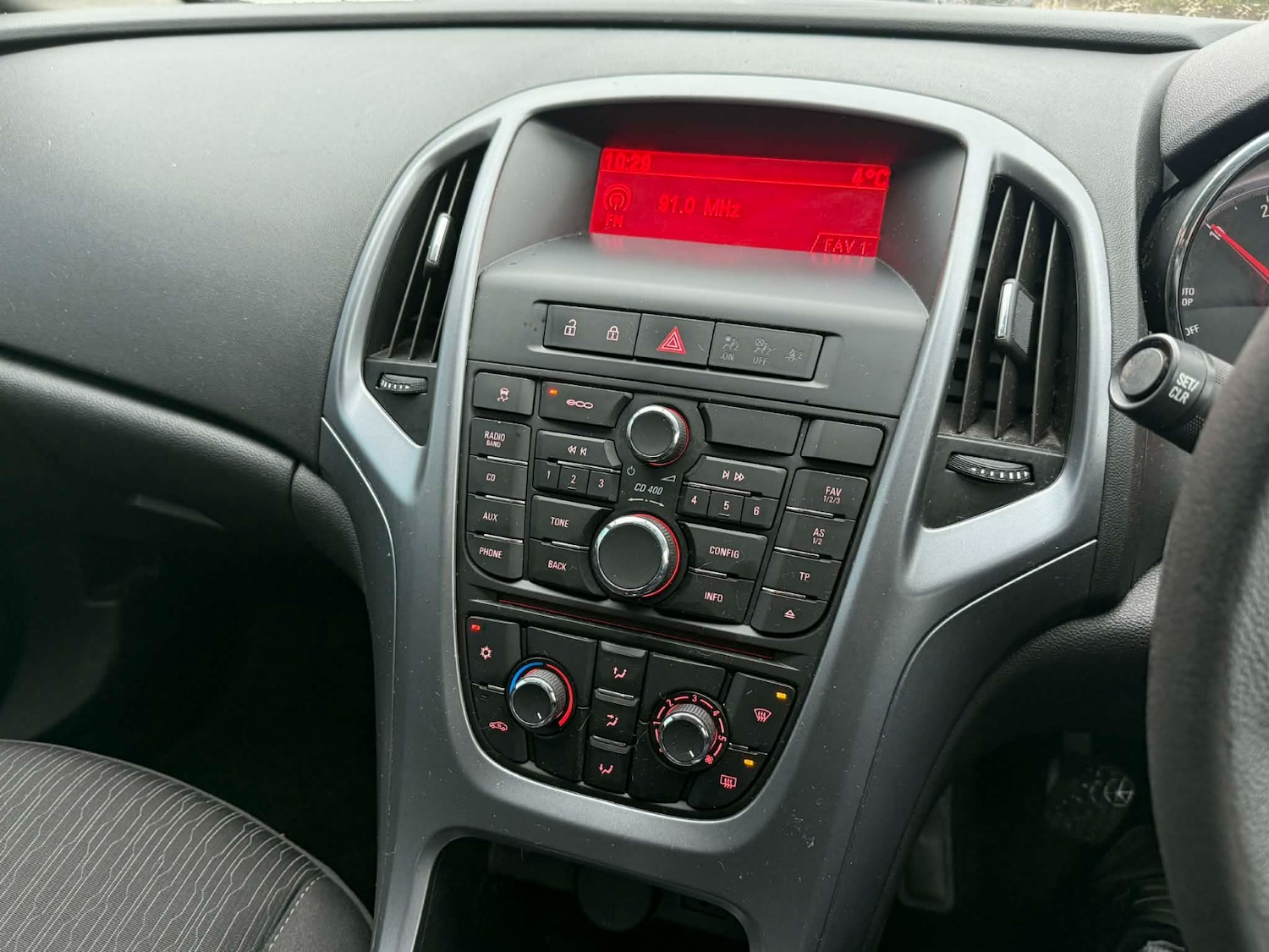 Used Vauxhall Astra 2015 for sale - 77394001: Photo 17