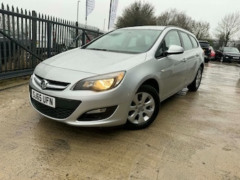 Used Vauxhall Astra 2015 for sale - 77394001: Photo
