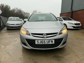 Used Vauxhall Astra 2015 for sale - 77394001: Photo