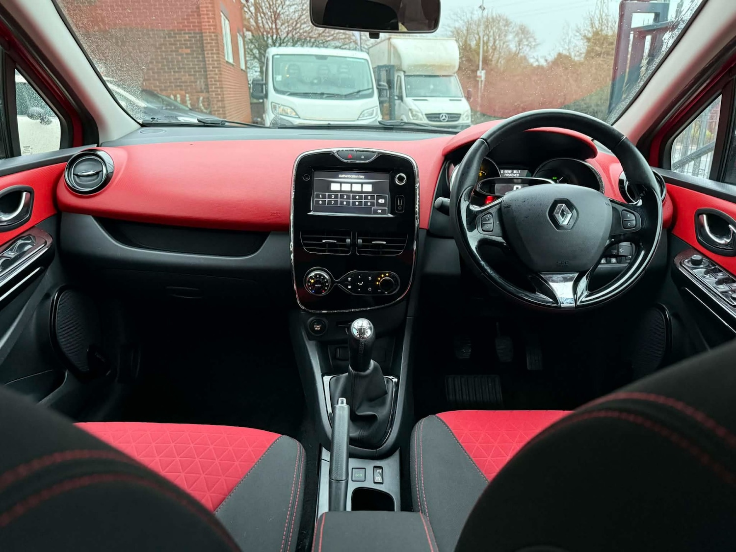 Used Renault Clio 2014 for sale - 77888964: Photo 15