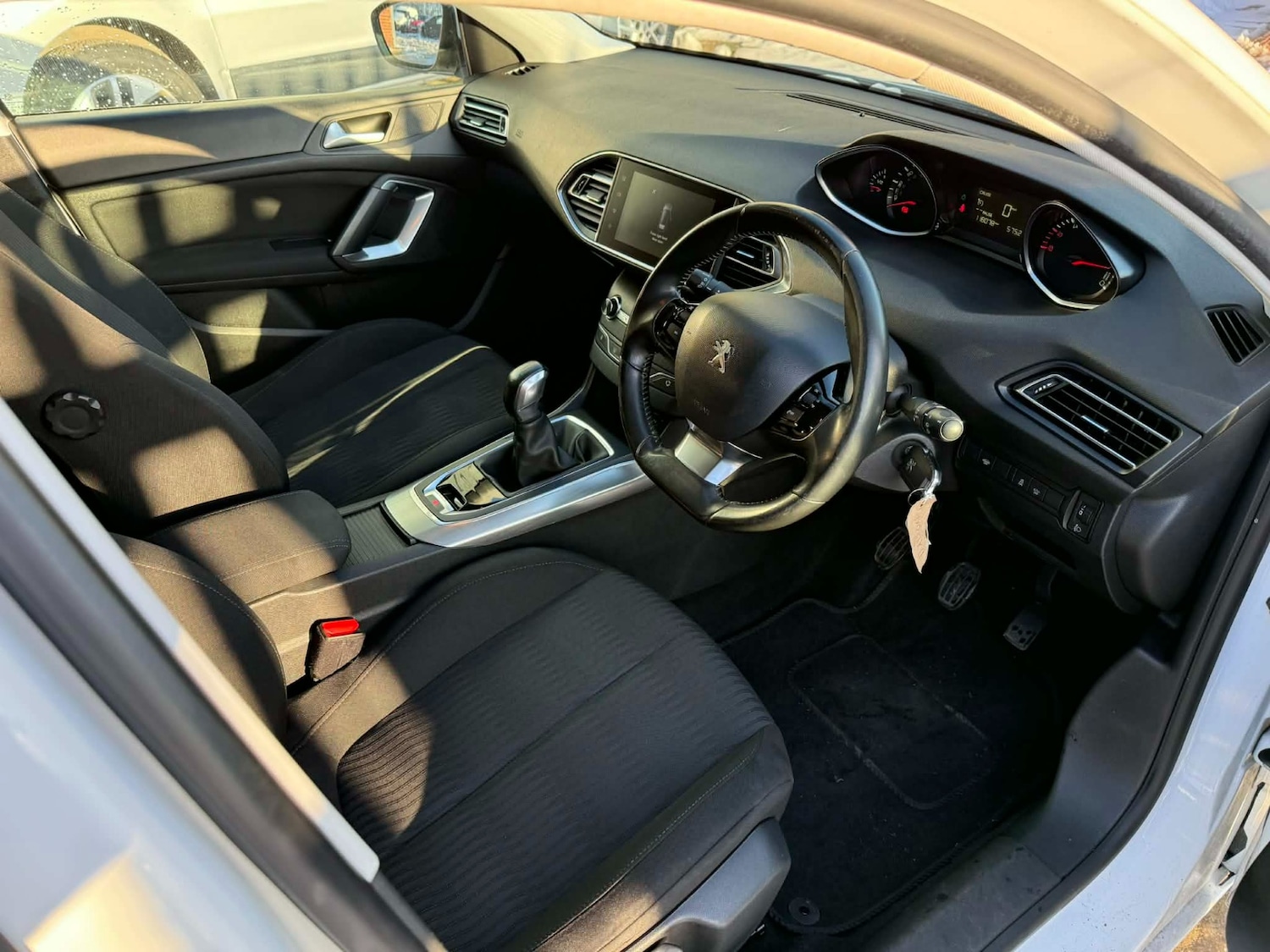 Used Peugeot 308 2015 for sale - 77165180: Photo 13