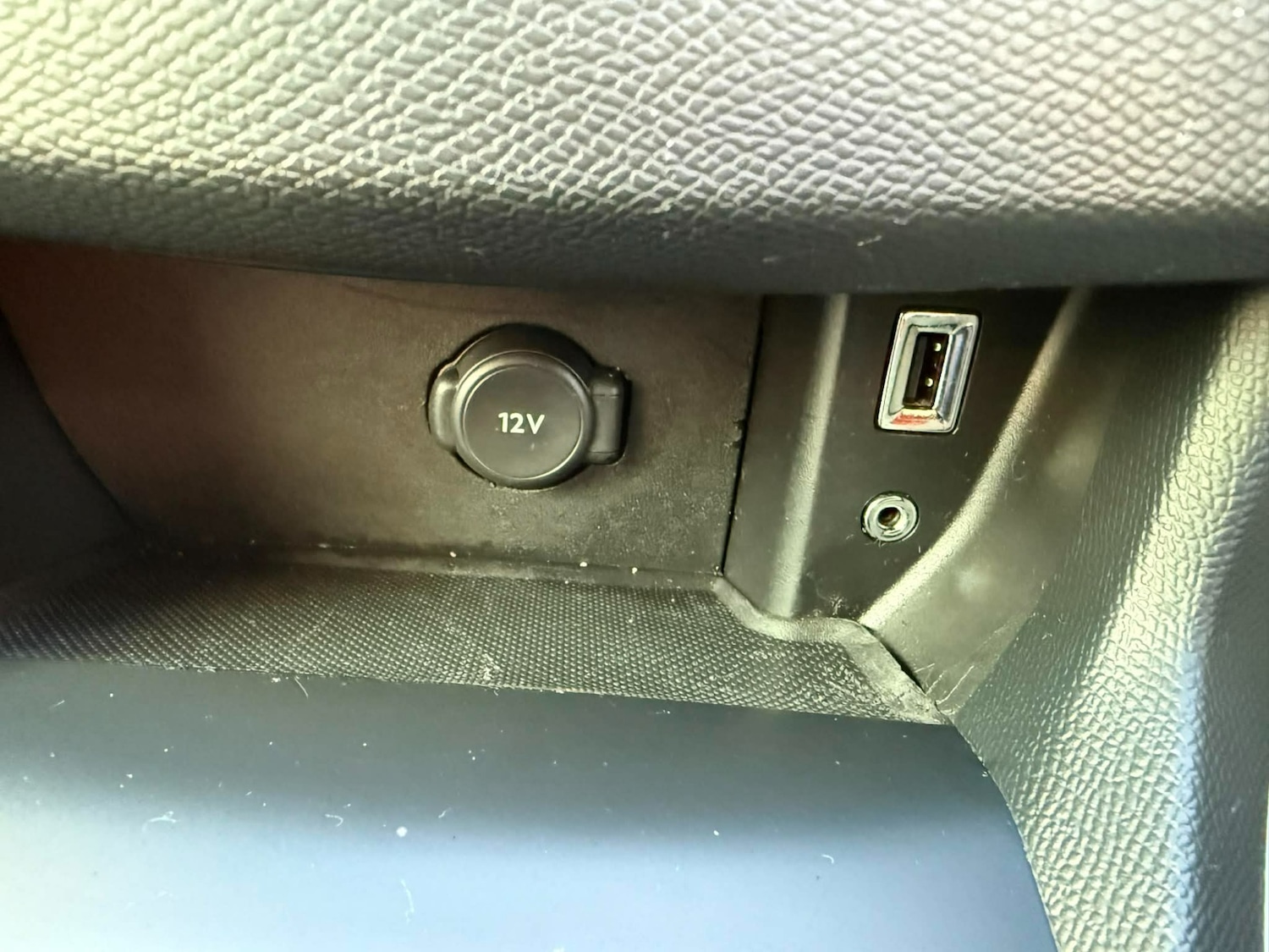 Used Peugeot 308 2015 for sale - 77165180: Photo 17