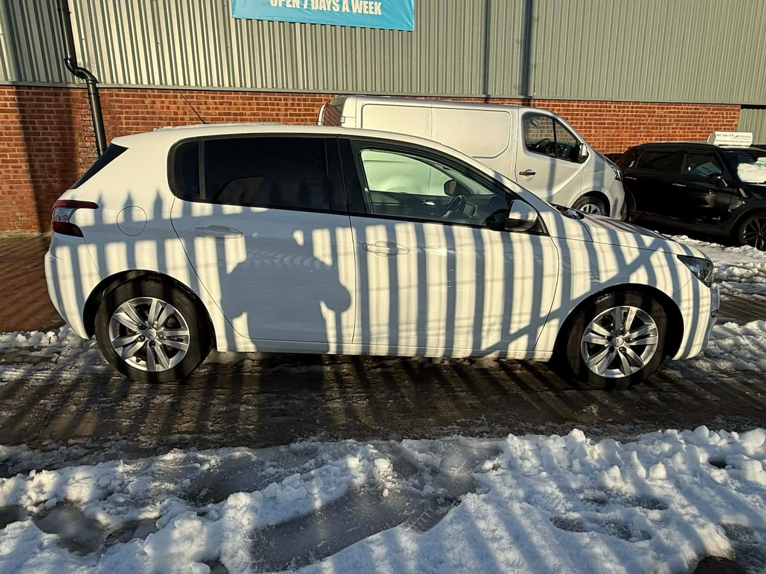 Used Peugeot 308 2015 for sale - 77165180: Photo 6