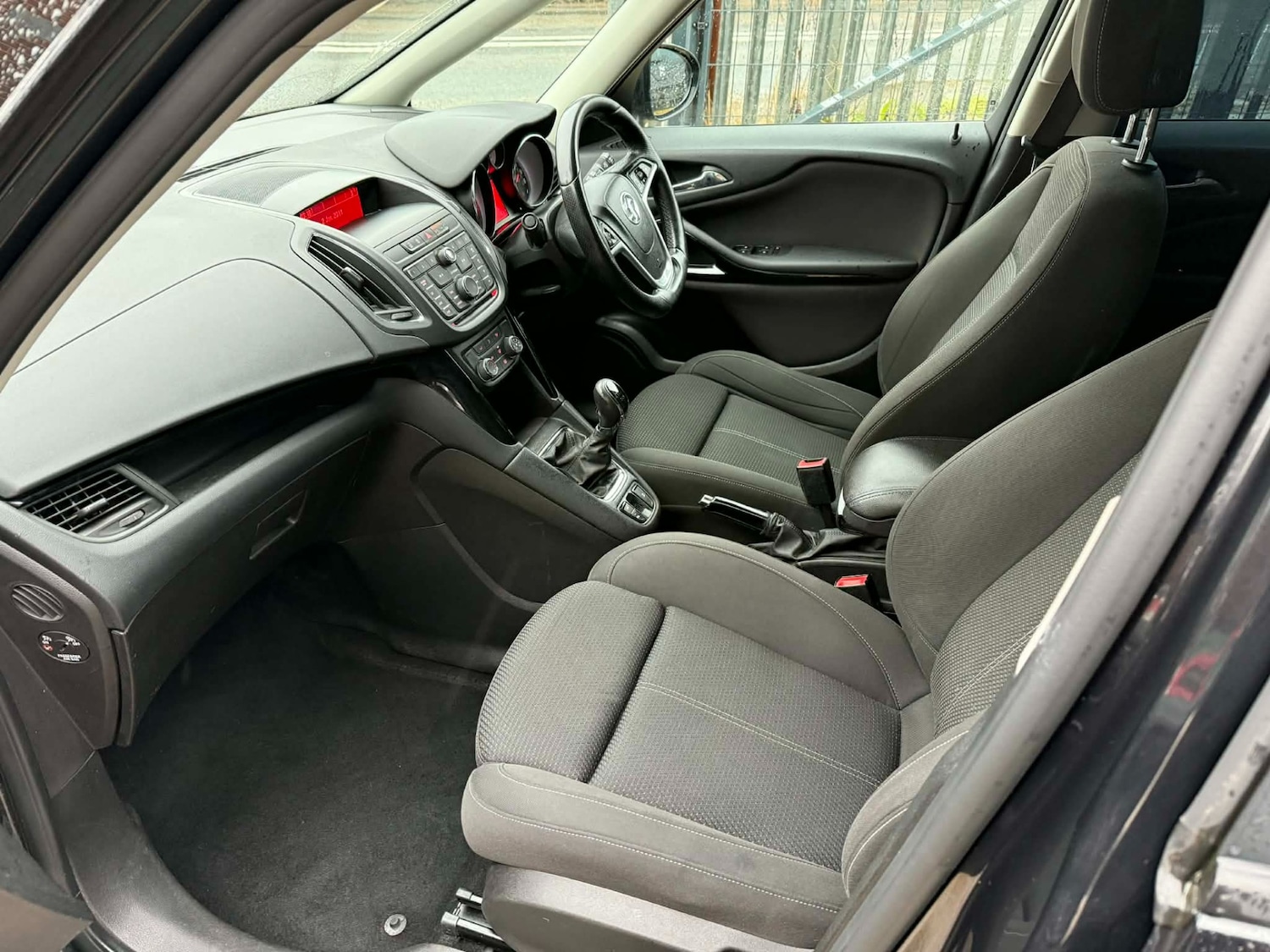 Used Vauxhall Zafira 2015 for sale - 77562596: Photo 11