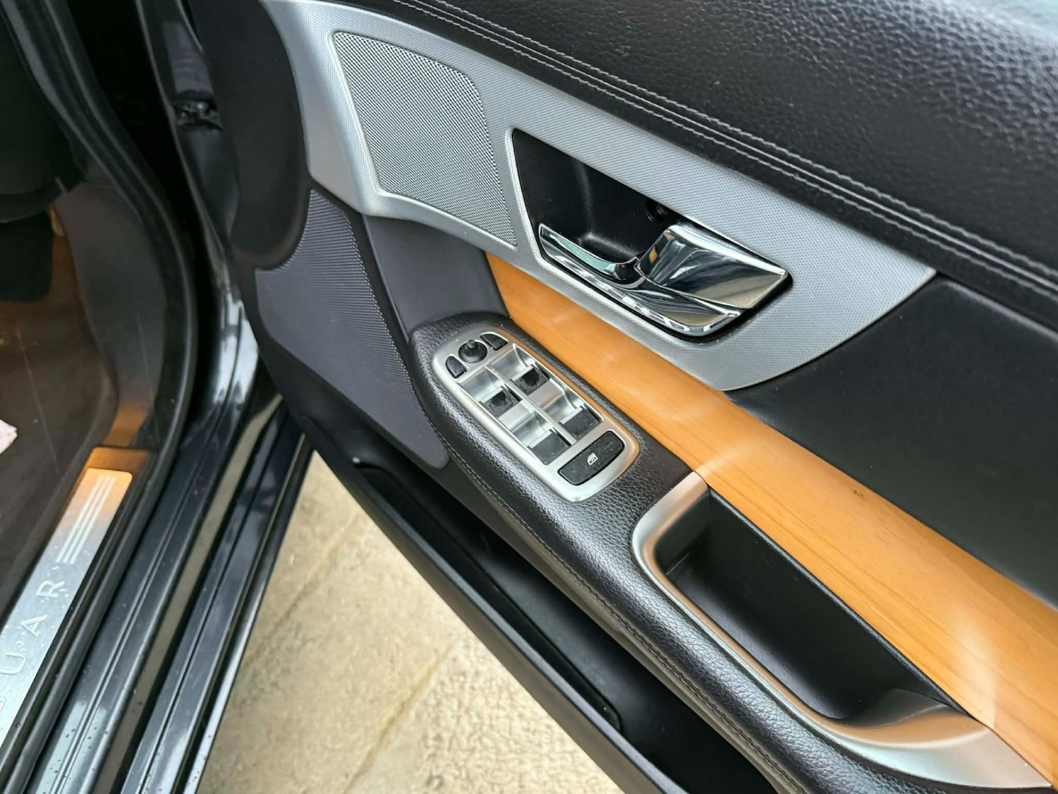 Used Jaguar XF 2012 for sale - 77395116: Photo 16