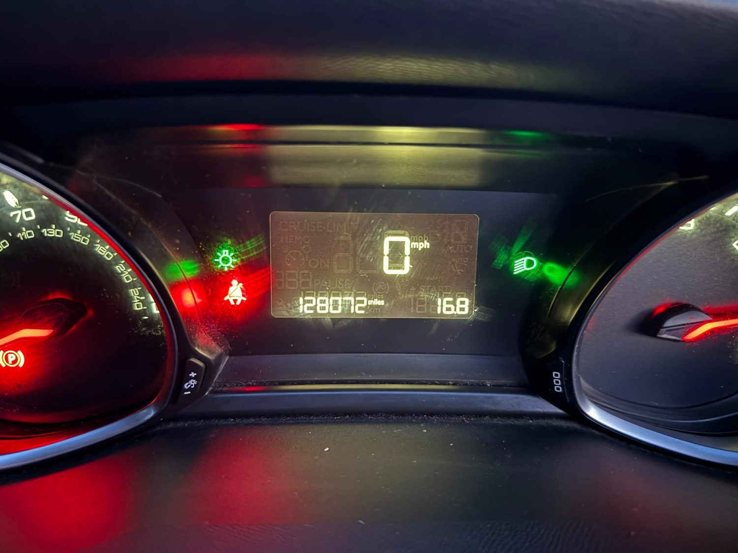 Used Peugeot 308 2015 for sale - 77662299: Photo 10