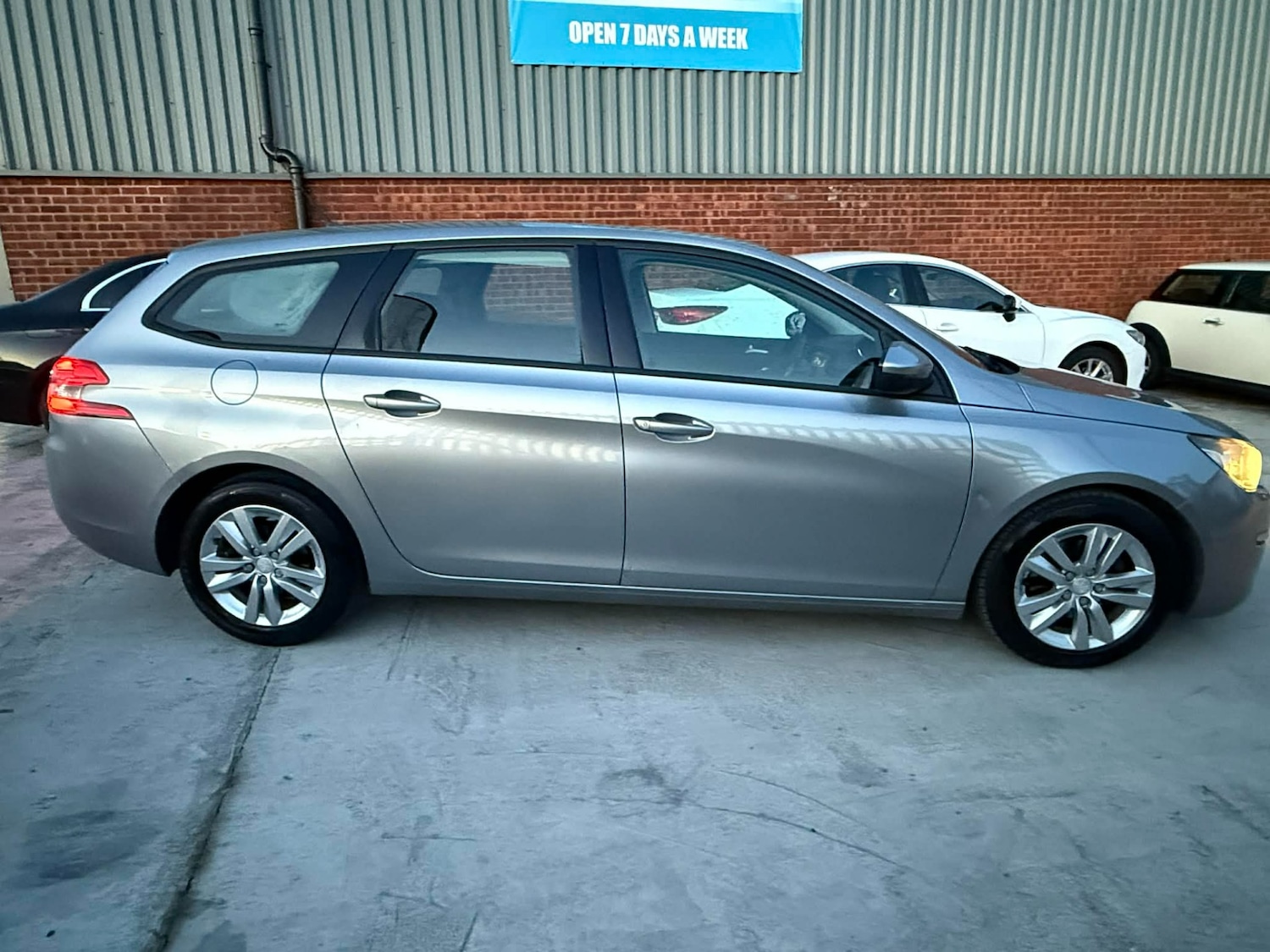 Used Peugeot 308 2015 for sale - 77662299: Photo 5