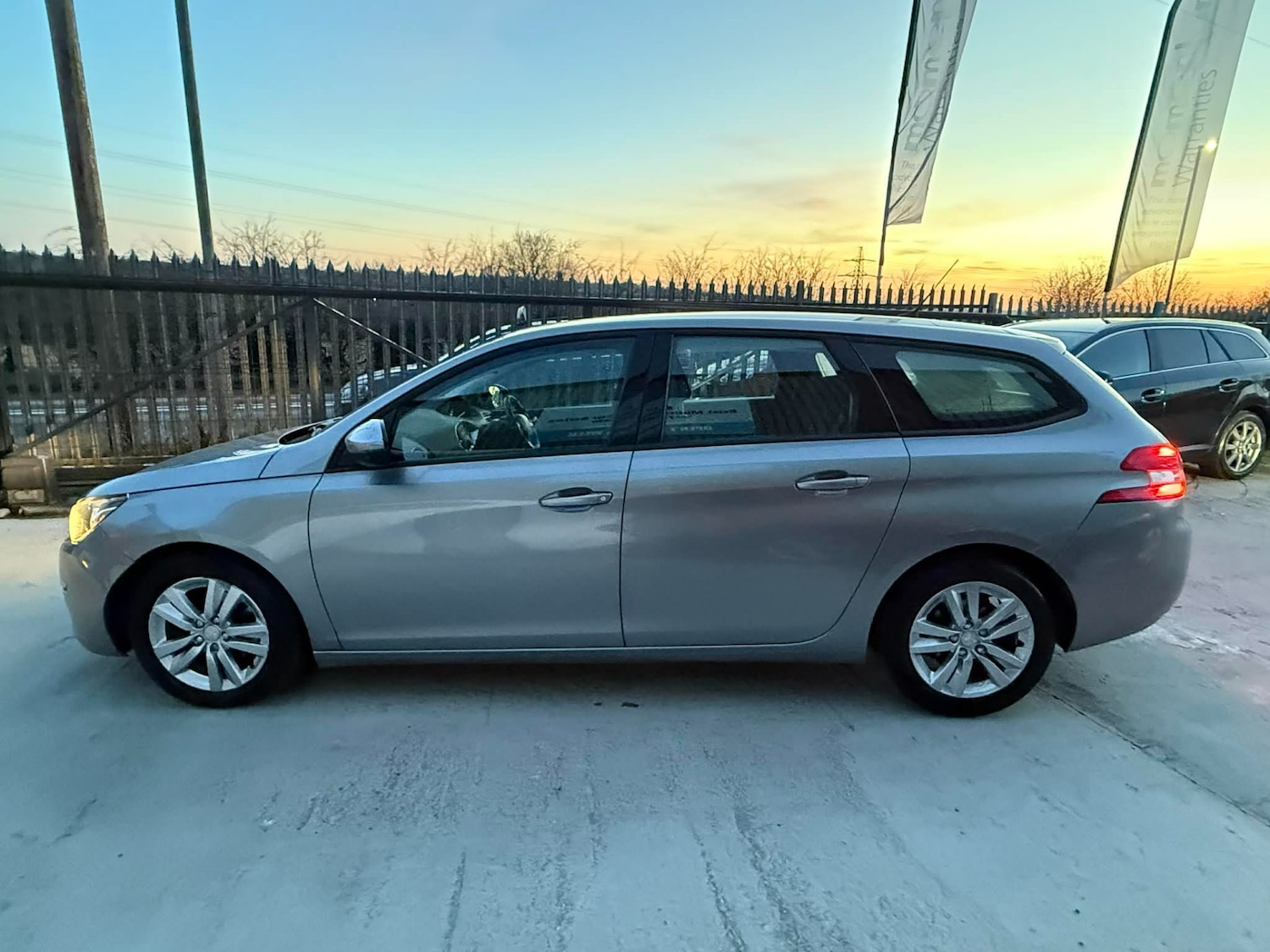 Used Peugeot 308 2015 for sale - 77662299: Photo 9