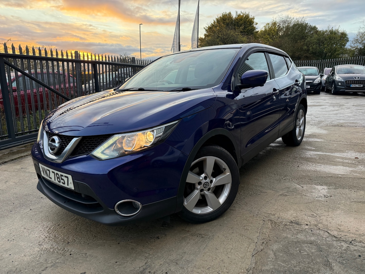 Used Nissan Qashqai 2016 for sale - 76324980: Photo 2