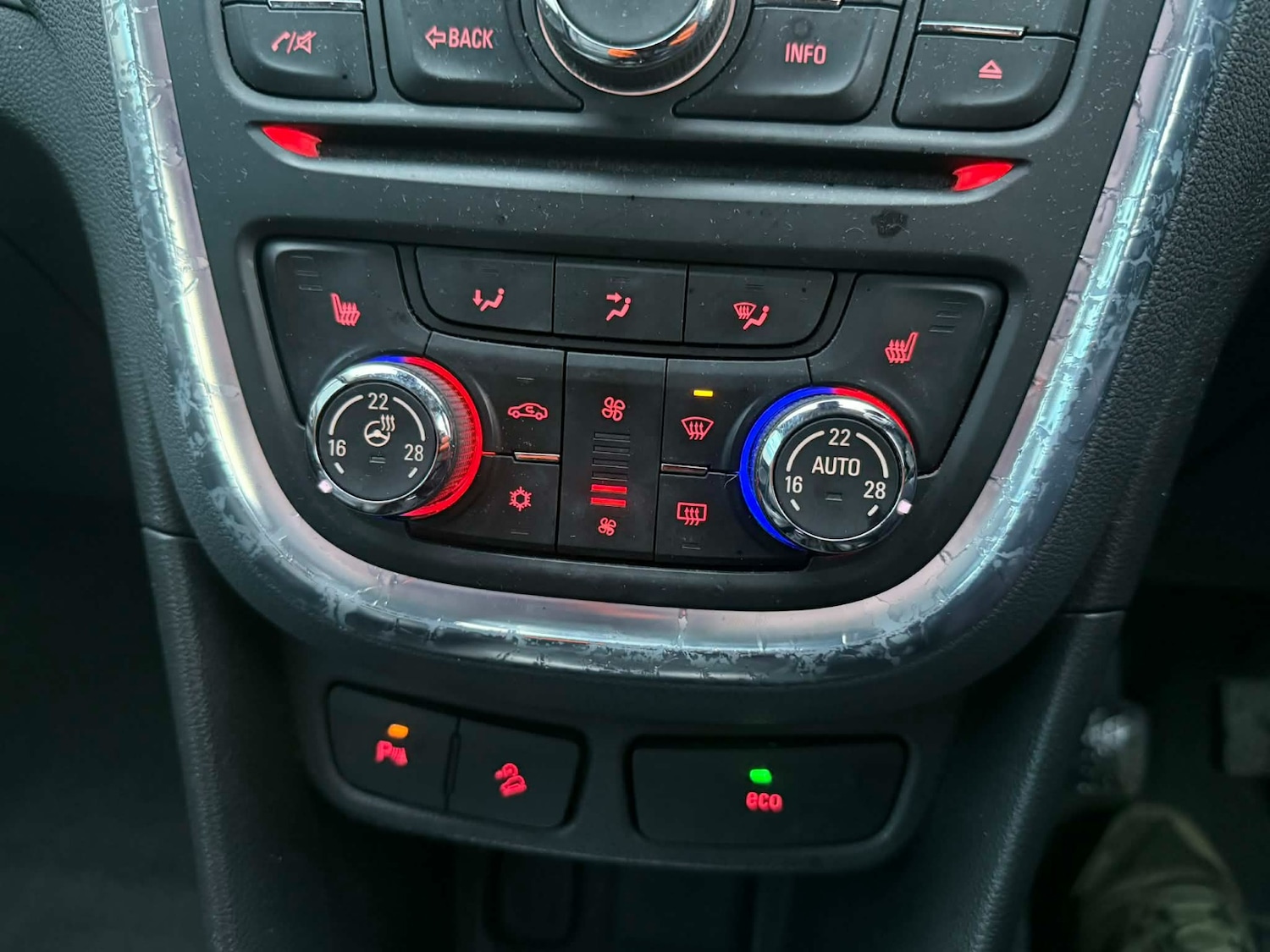 Used Vauxhall Mokka 2014 for sale - 77482702: Photo 17