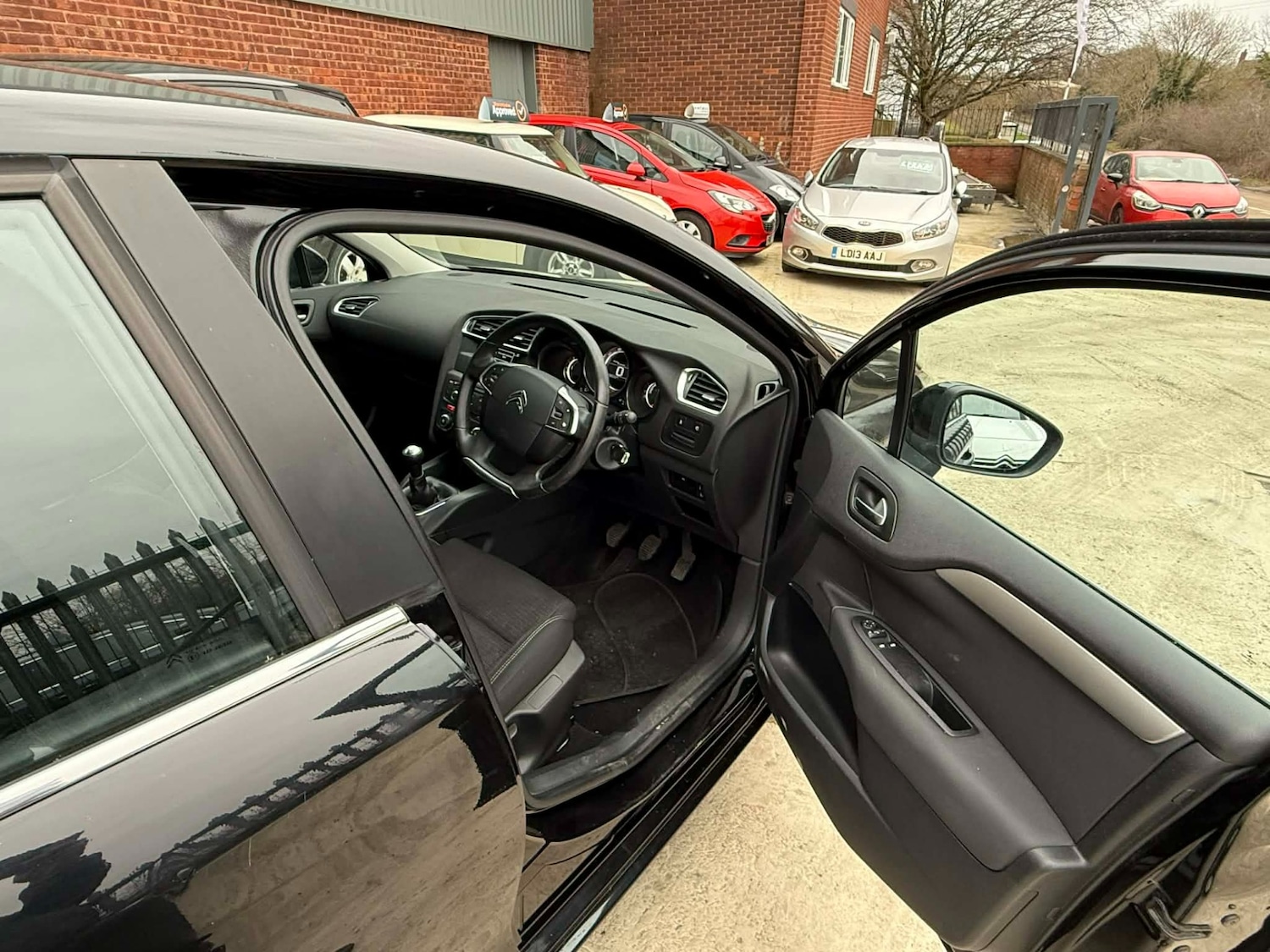 Used Citroen C4 2015 for sale - 77630860: Photo 15