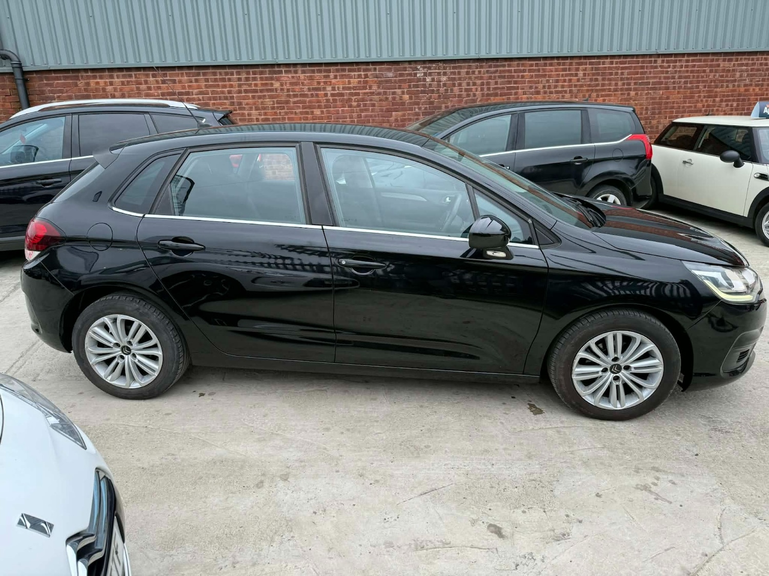 Used Citroen C4 2015 for sale - 77630860: Photo 5