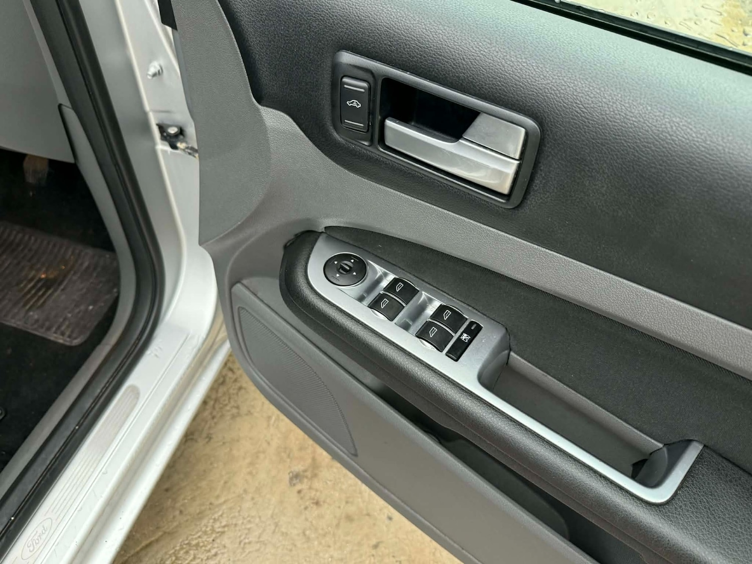 Used Ford Focus 2010 for sale - 77563429: Photo 14