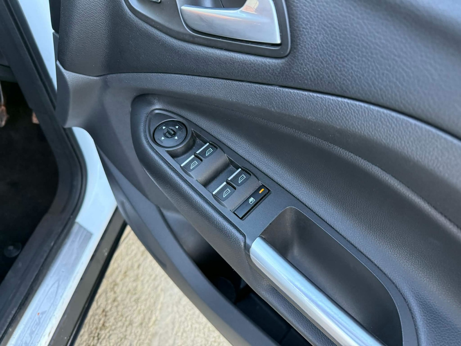 Used Ford Kuga 2015 for sale - 76627079: Photo 16