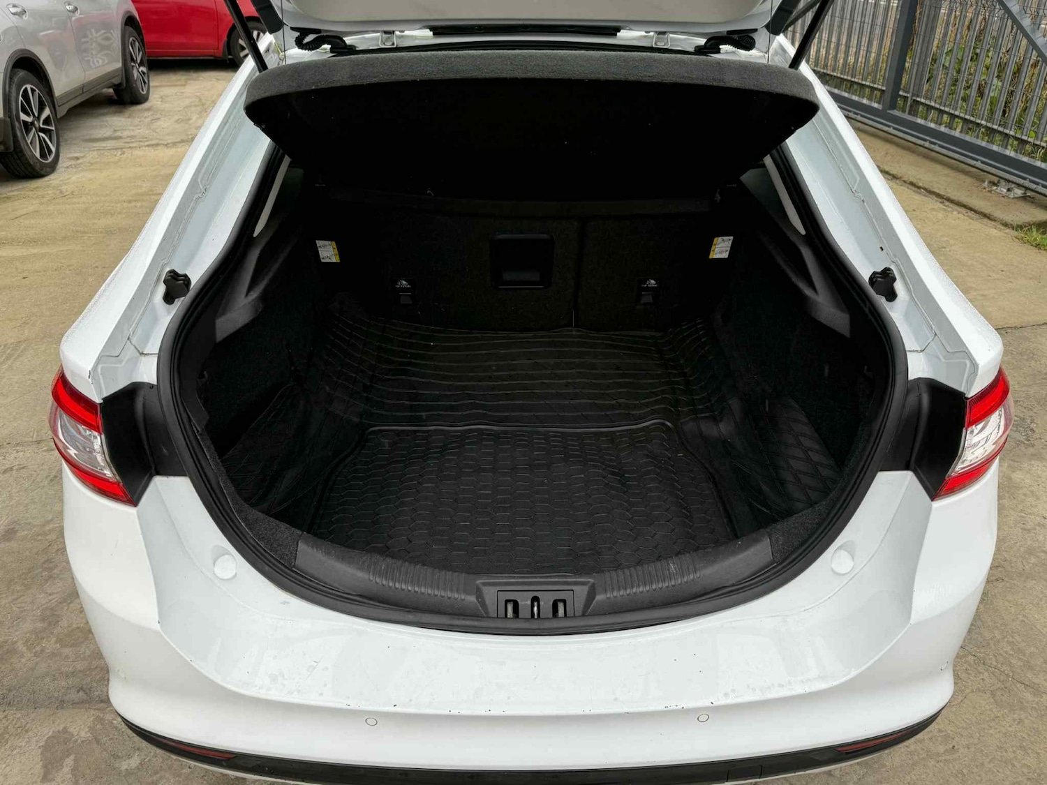 Used Ford Mondeo 2016 for sale - 76519529: Photo 13