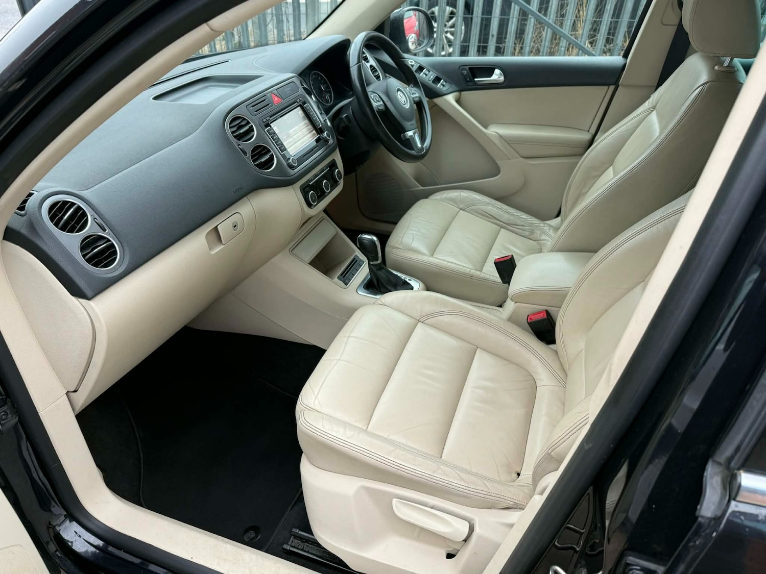 Used Volkswagen Tiguan 2011 for sale - 77225326: Photo 11