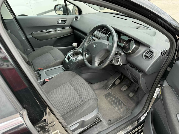 Used Peugeot 5008 2011 for sale - 75375578: Photo 17
