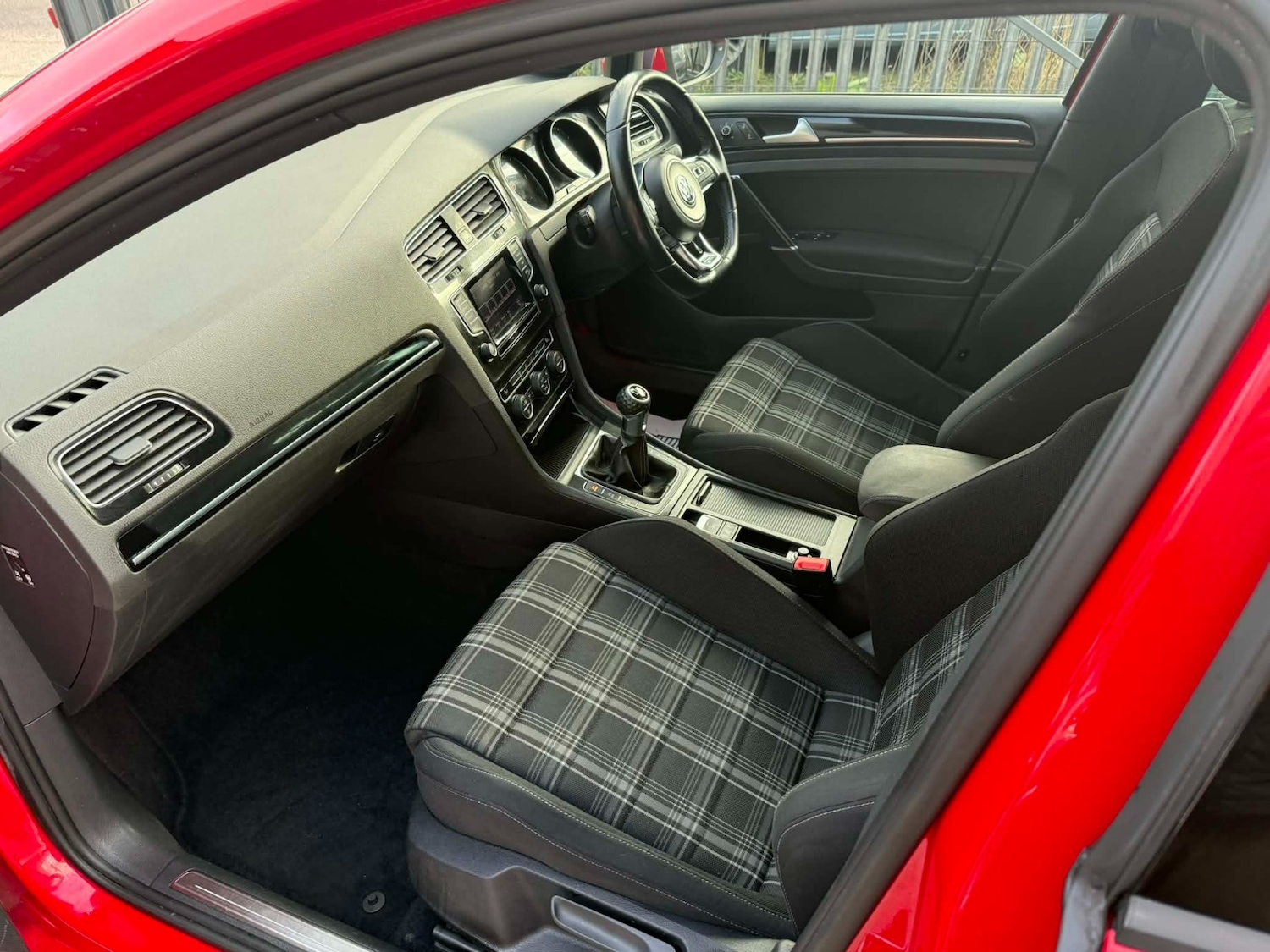 Used Volkswagen Golf 2014 for sale - 77877981: Photo 11