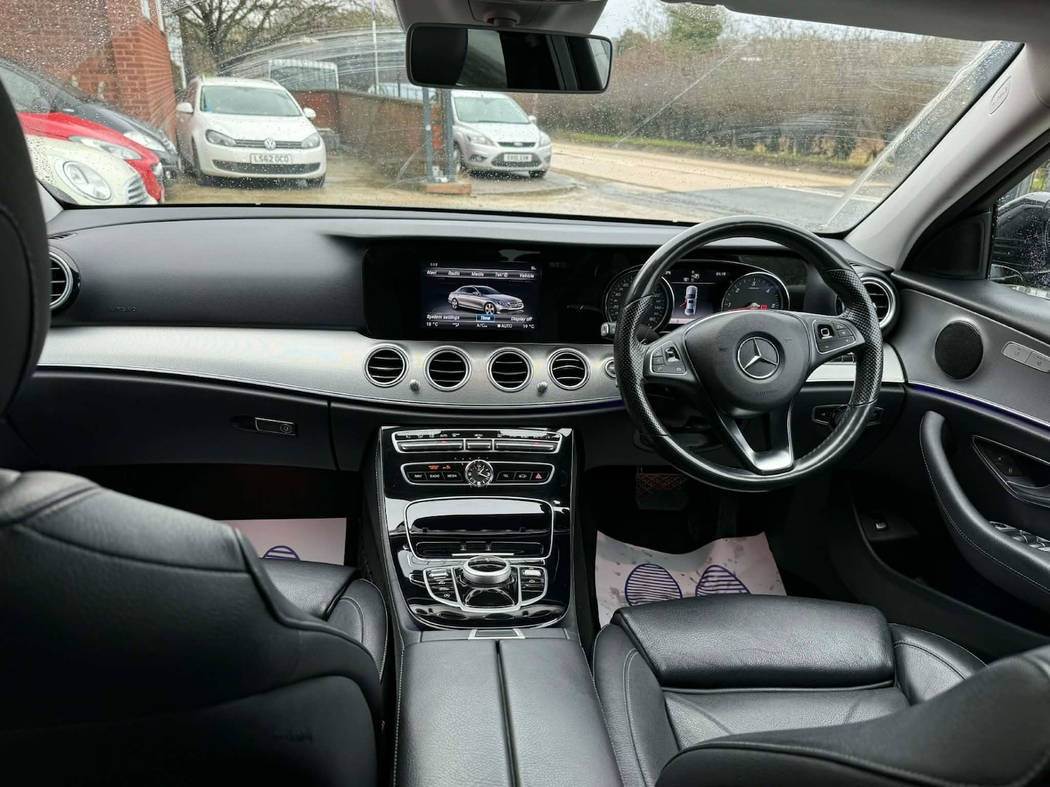 Used Mercedes-Benz E Class 2017 for sale - 77562625: Photo 13