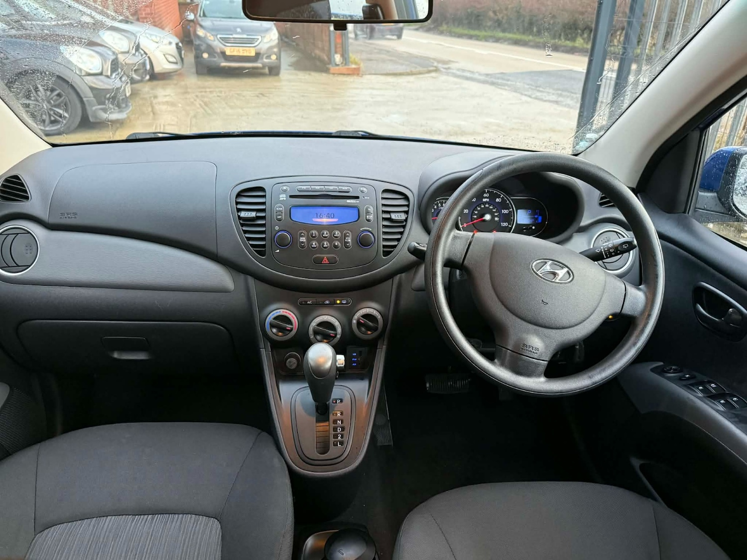 Used Hyundai i10 2012 for sale - 76847252: Photo 13