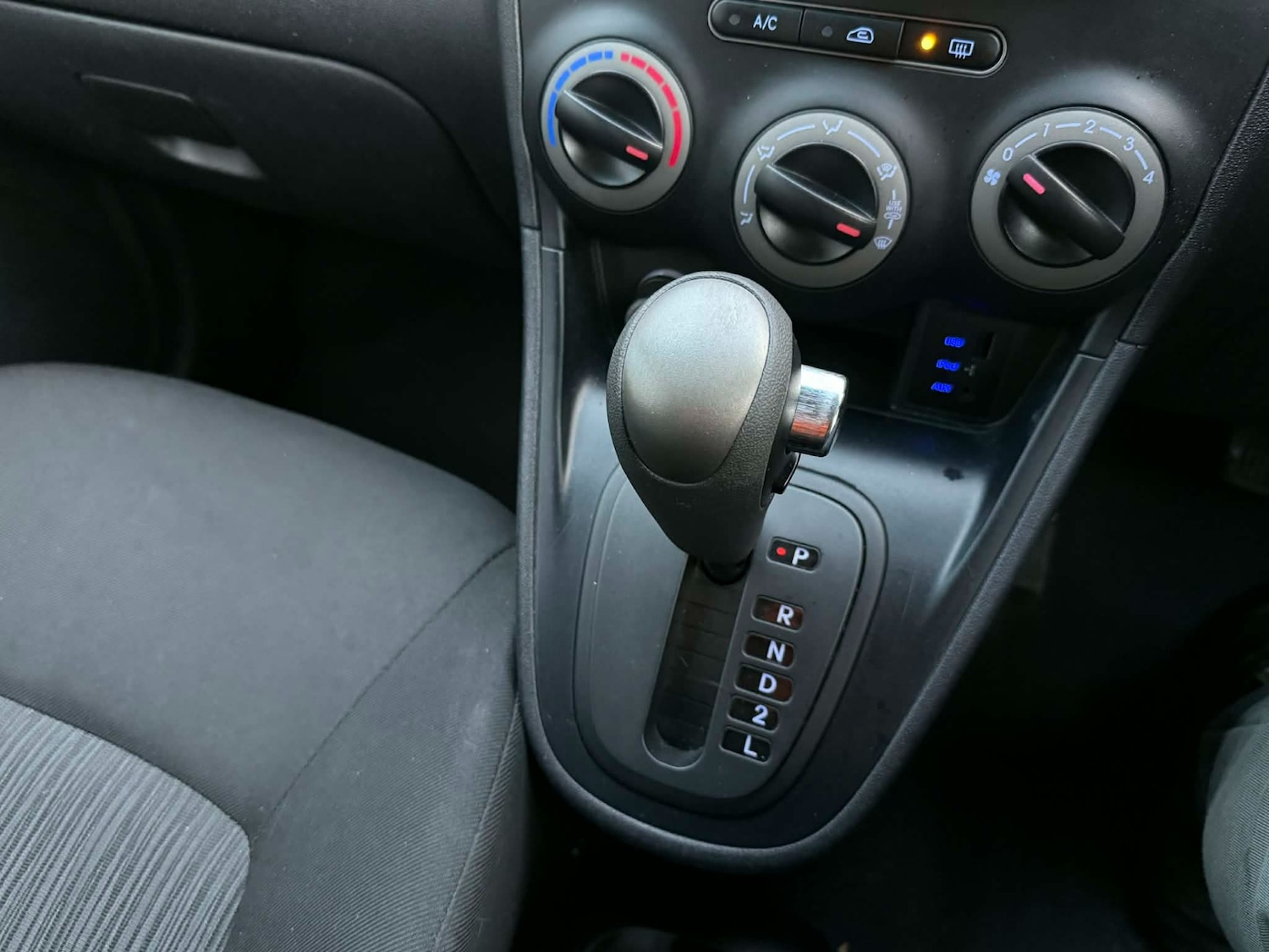 Used Hyundai i10 2012 for sale - 76847252: Photo 17