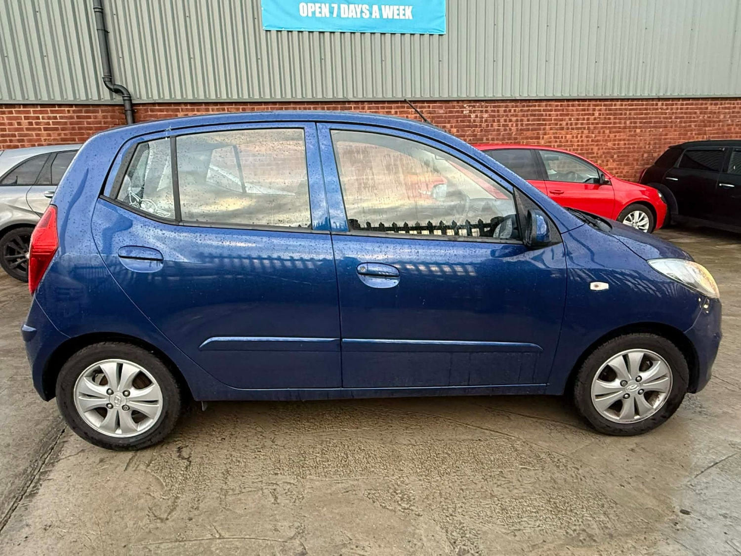 Used Hyundai i10 2012 for sale - 76847252: Photo 5
