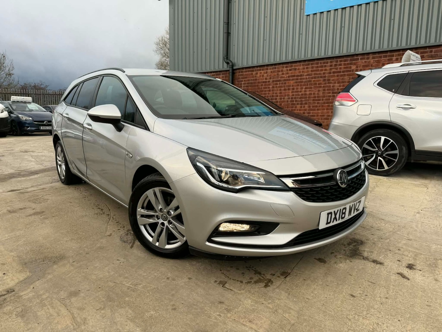 Used Vauxhall Astra 2018 for sale - 76615699: Photo 1