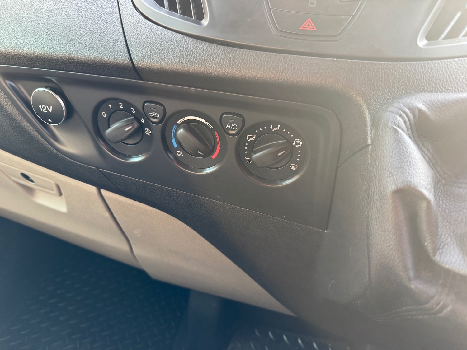 Used Ford Tourneo Custom 2014 for sale - 76555511: Photo 17