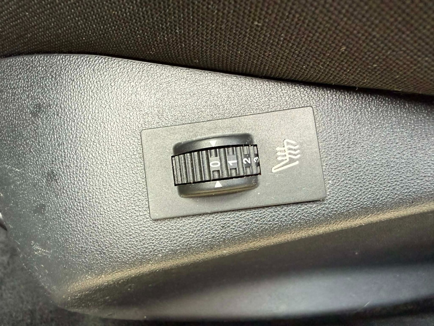 Used Peugeot 2008 2015 for sale - 76940526: Photo 12