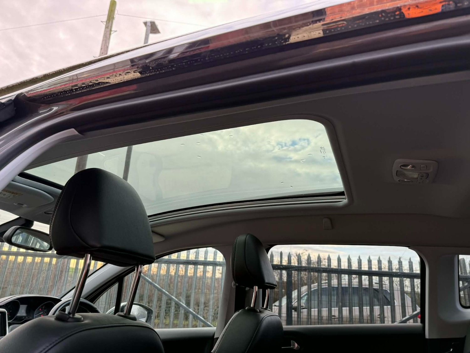 Used Peugeot 2008 2015 for sale - 76940526: Photo 13