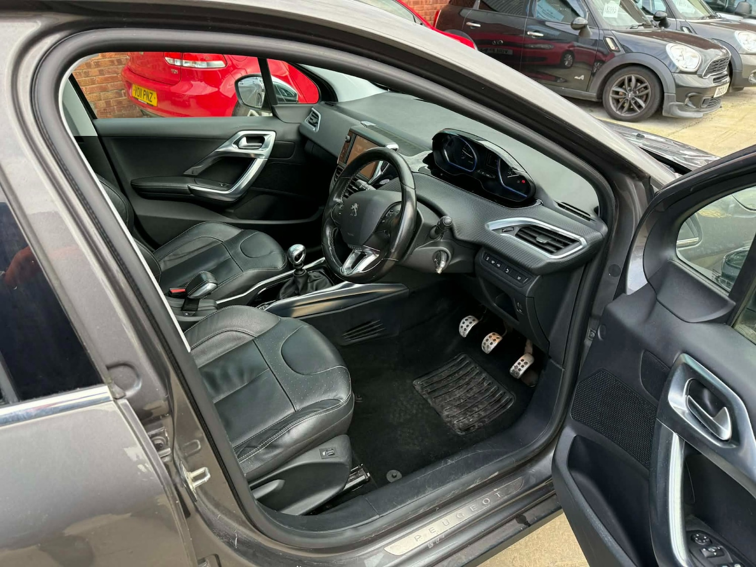 Used Peugeot 2008 2015 for sale - 76940526: Photo 16