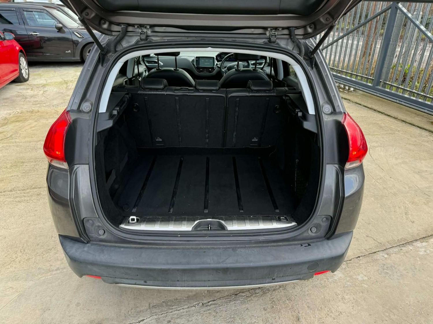 Used Peugeot 2008 2015 for sale - 76940526: Photo 17