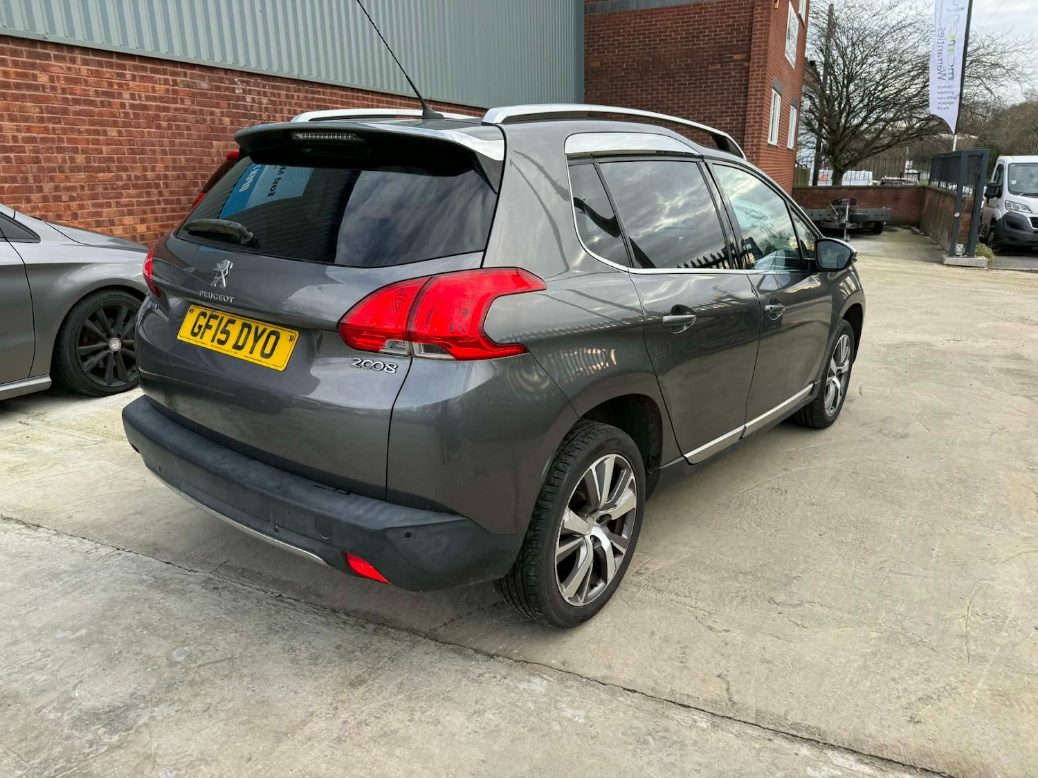Used Peugeot 2008 2015 for sale - 76940526: Photo 6