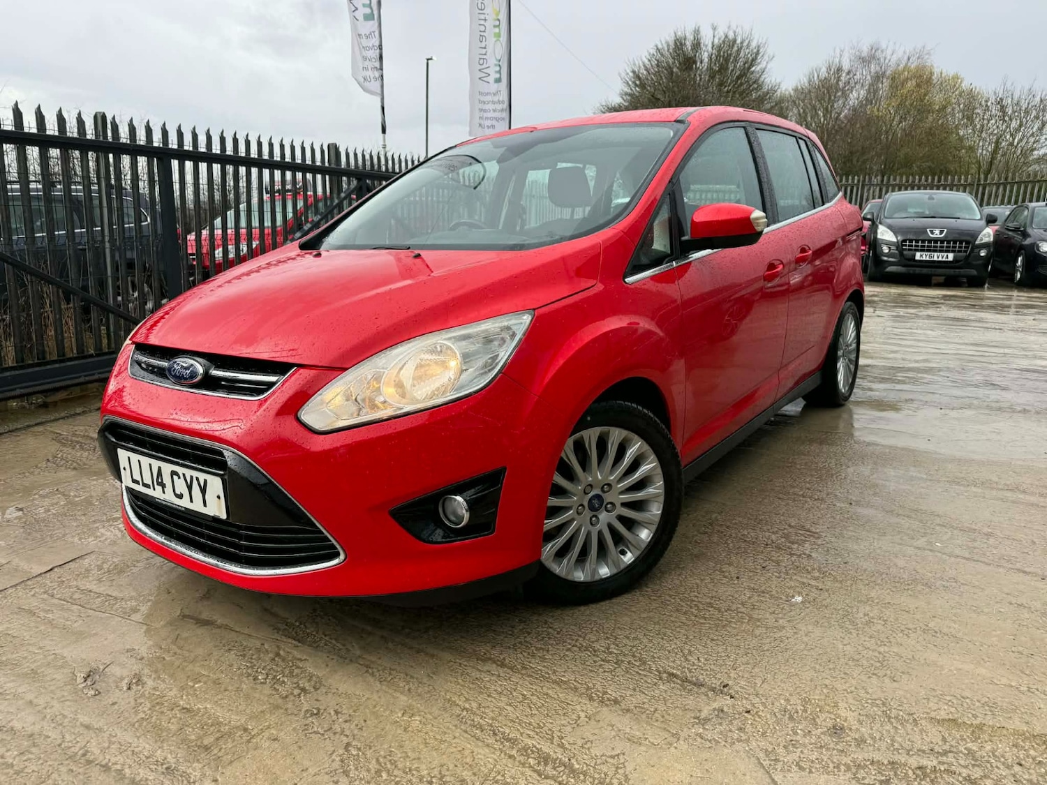 Used Ford Grand C-Max 2014 for sale - 77702551: Photo 2