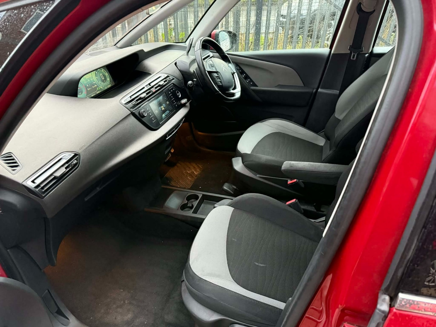 Used Citroen C4 Picasso 2015 for sale - 76847298: Photo 11