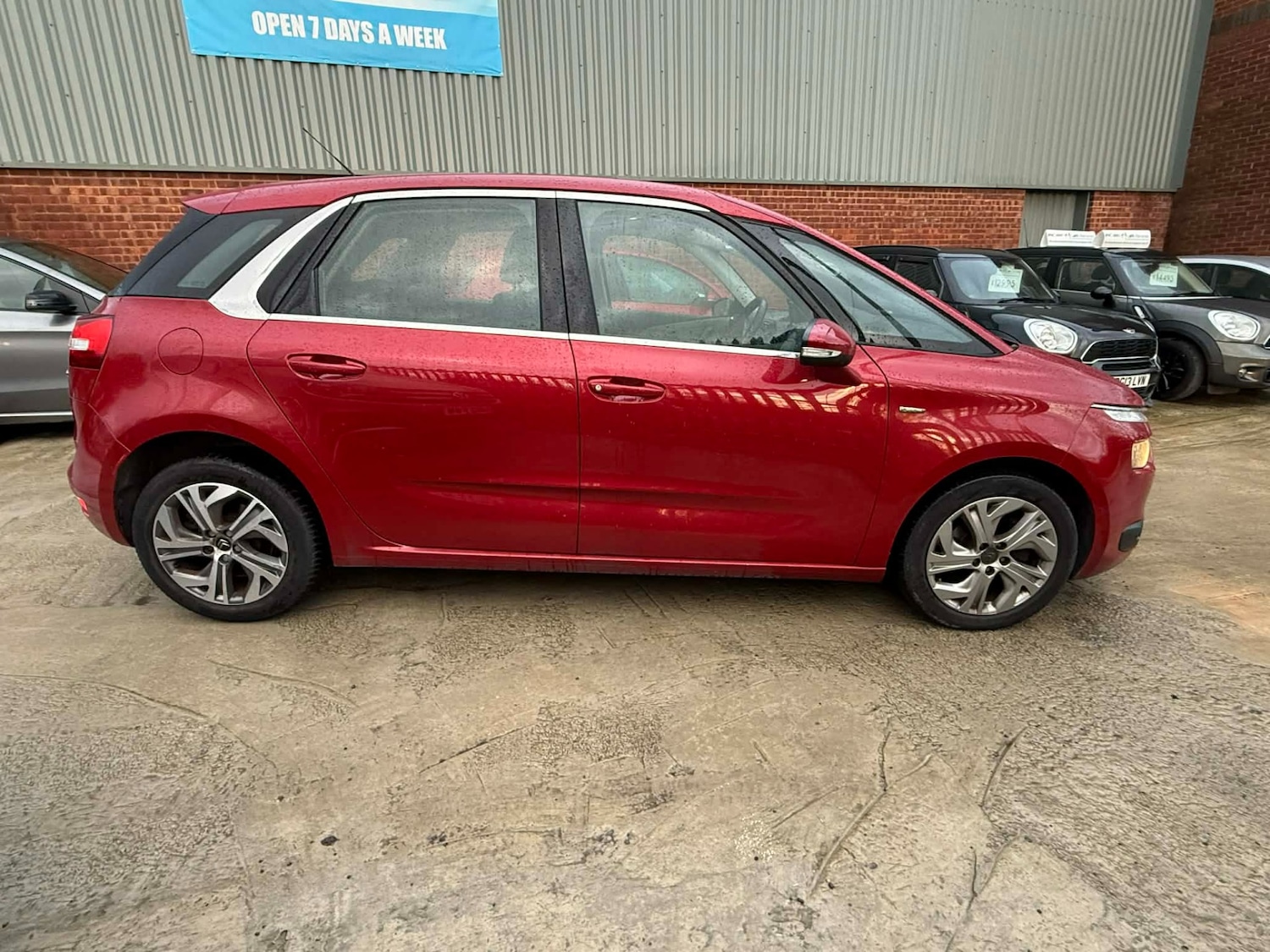Used Citroen C4 Picasso 2015 for sale - 76847298: Photo 5