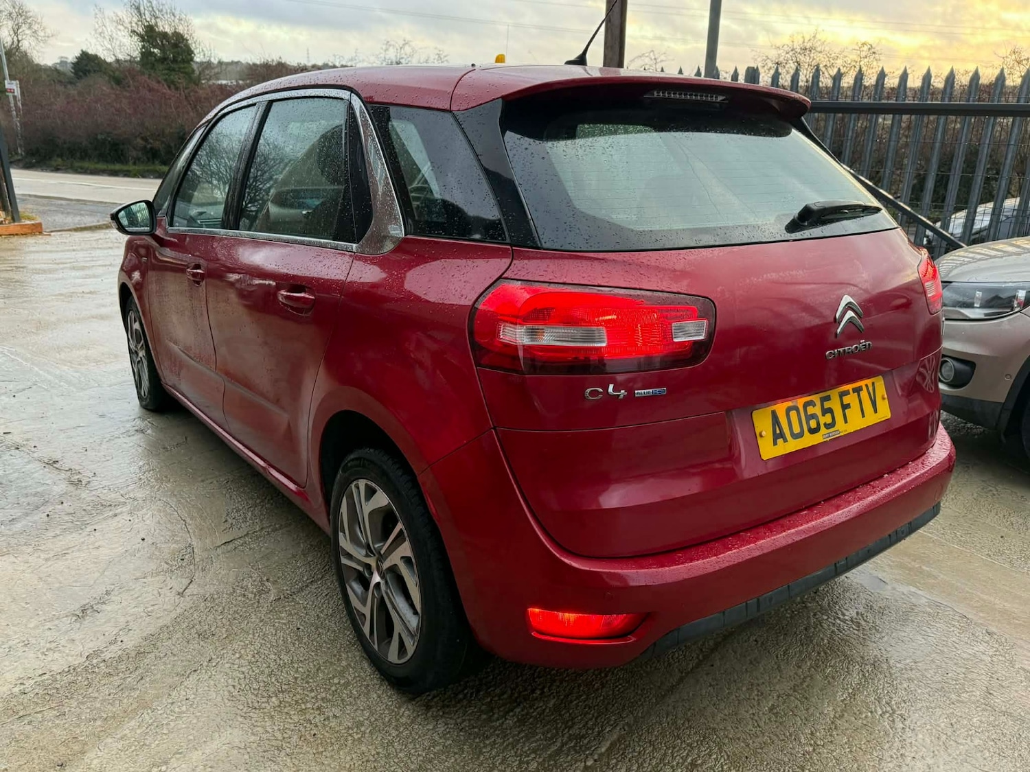 Used Citroen C4 Picasso 2015 for sale - 76847298: Photo 8