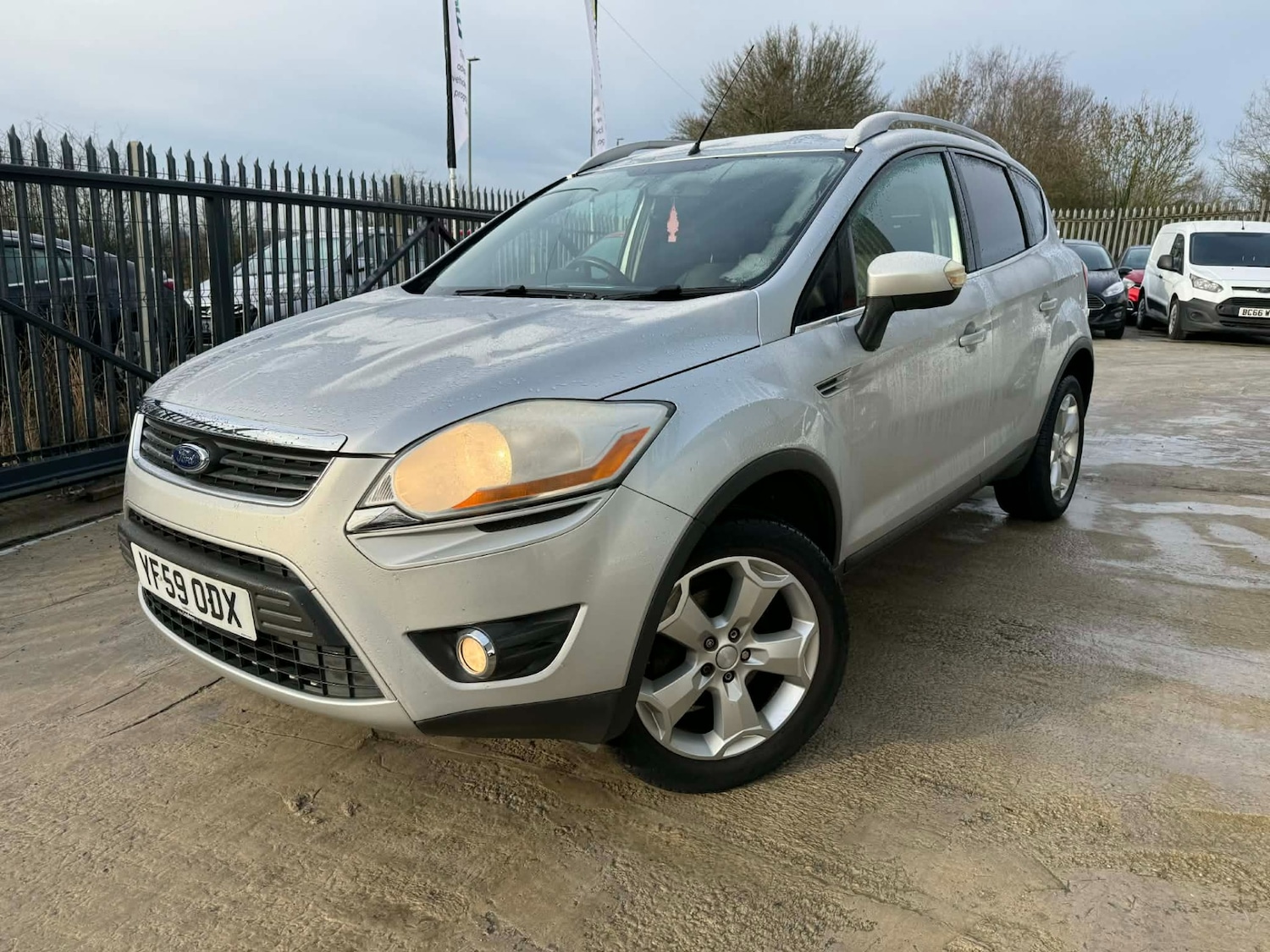 Used Ford Kuga 2009 for sale - 77225102: Photo 2