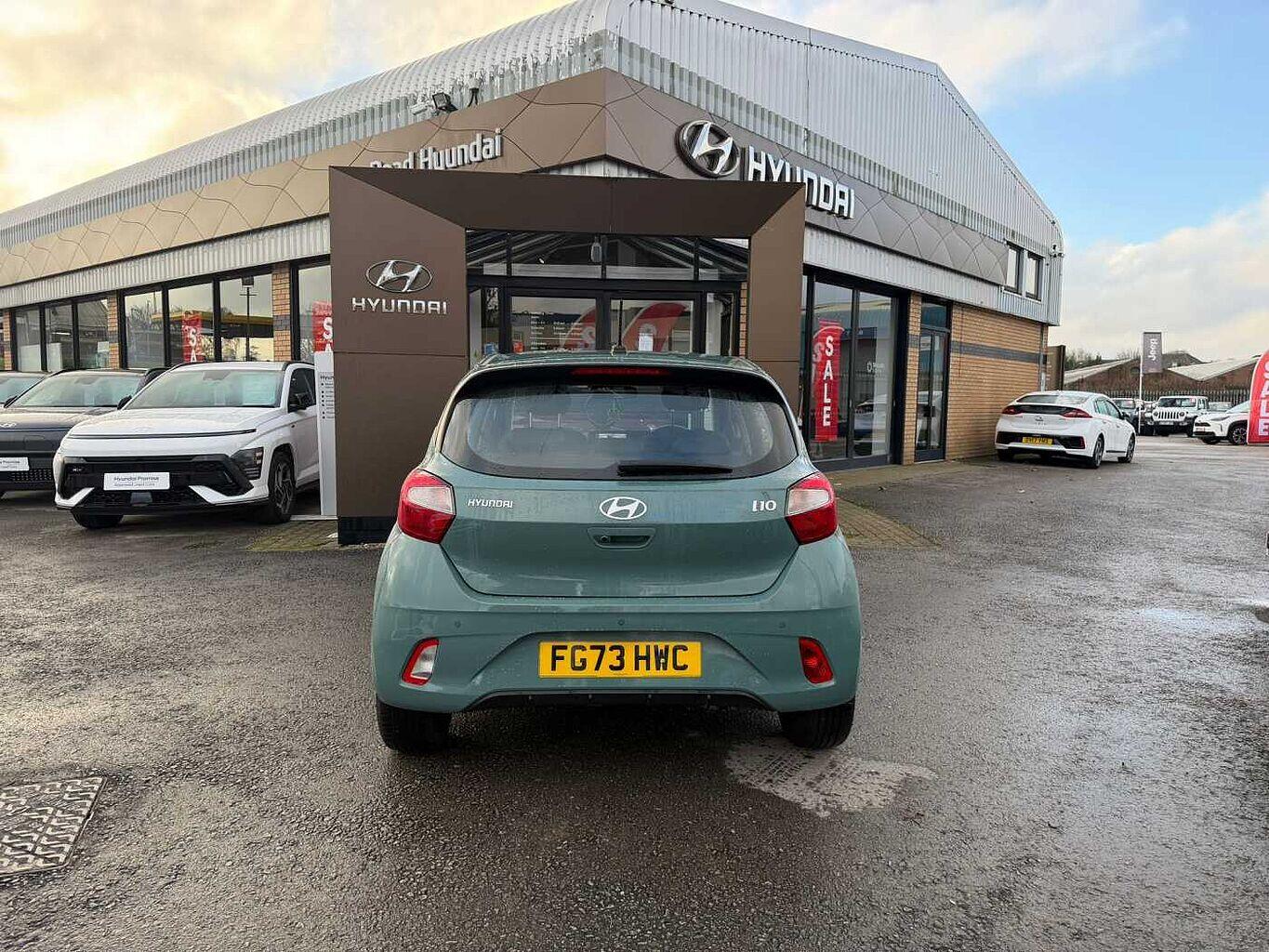 Used Hyundai i10 2023 for sale - 76991499: Photo 2